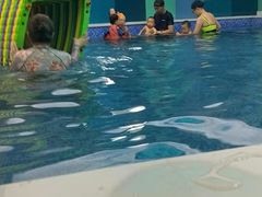 -Swim斯卫姆国际儿童游泳中心(红博中央公园店)