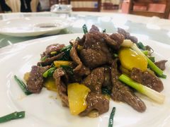 姜葱炒牛肉-辉记虾塘海鲜农庄