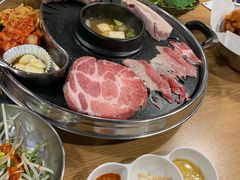 -江南猪肉商会无限续吃(弘大店)