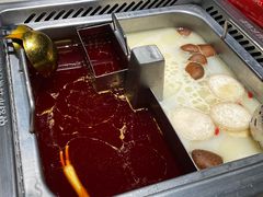清油麻辣和牛肉汤底-海底捞火锅(北京路店)