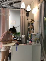 -漫画美甲美睫轻奢馆