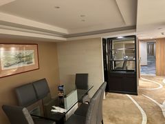 -上海虹桥君丽假日酒店(娄山关路地铁站店)