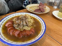 肉丁力肠公仔面-永安咖啡室