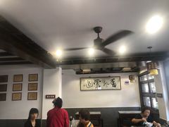 大堂-长人馄饨铺(解放街店)