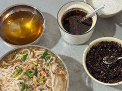 -正宗杨记普洱酸醋米线(总店)