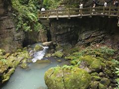 -龙水峡地缝景区