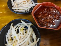 -丽虹云南过桥米线(兴工街店)