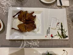 秘制红烧乳鸽-香云轩·顺德菜(香云纱园林酒店店)