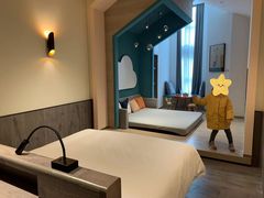 -上海虹桥中心爱琴海亚朵S酒店