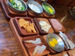 -银米·云南传统过桥米线(双廊黑金冠店)