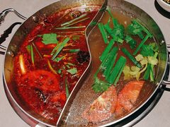 -伴山牛贵州黄牛肉火锅·苗疆非遗艺术餐厅(上海首店)