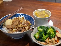 -红猪卤肉饭(大西洋美食城店)