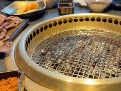 -铭牛烧肉·和牛海鲜自助(高新月牙湖店)