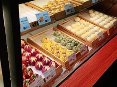 面包甜点陈列柜-南宋胡记(杭州体育场路店)
