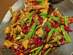 -曼听小寨海鲜烧烤·大连辣炒大王(盖州街店)