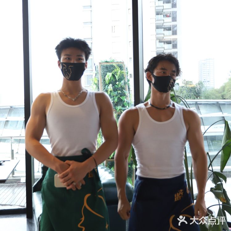 蓝爵270°江景炭烧餐酒吧