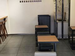 -荀记肉夹馍(三八家乐福店)