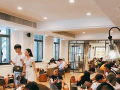 大堂-星巴克臻选(广州沙面店)