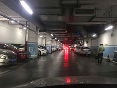 -巴黎春天-停车场(成山店)