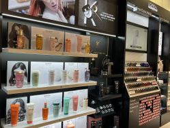 -PE SALON