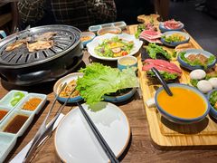 -明洞阿姨·韩式酱蟹烤肉·创意料理(三元桥店)