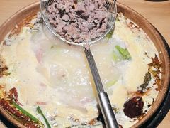 -洱火云南酸菜牛肉火锅(石景山当代商城店)