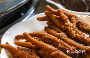 Dongcheng Braised Chicken Feet