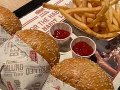 -The Habit Burger Grill 哈比特汉堡(复兴soho店)