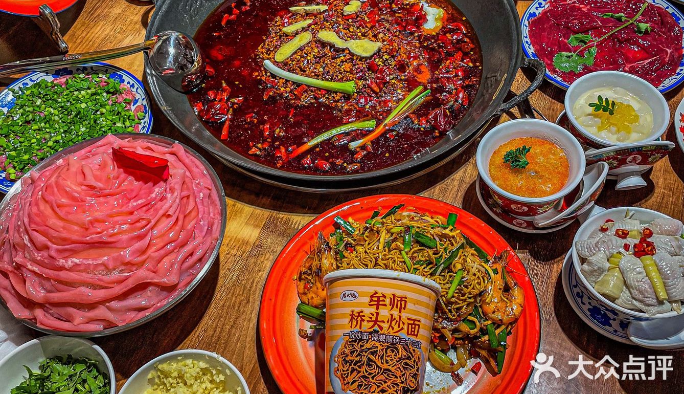成都不仅俘获了我的心还俘获了我的胃，火锅天花板！