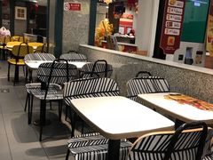 露天位-麦当劳(东大桥店)