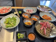-臻牛烤肉