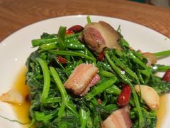 腊味爆四川豌豆尖-蓉城小馆(科兴店)