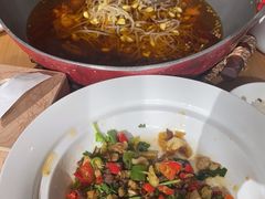 -渝信川菜 · 川味家常菜(财富购物中心店)