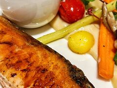 香煎三文鱼-北京海湾半山酒店-加咖啡西餐厅