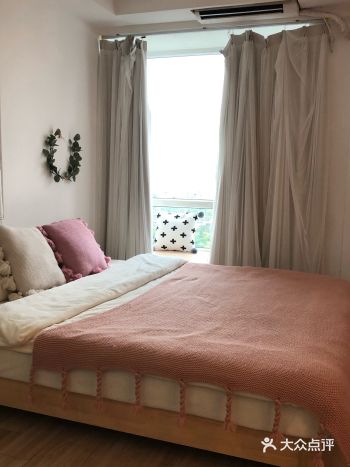 房子自带烤箱，适合想动手做饭的宝宝！