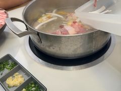 -喃喃椰·糟粕醋·椰子鸡火锅(七堡花园店)