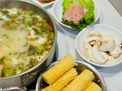 -德林酸菜鱼火锅(南丹店)