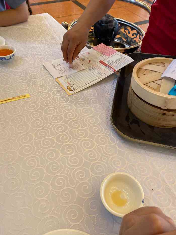 御水湾酒楼-"非常差,连写菜的服务员都没有.环境很一般.