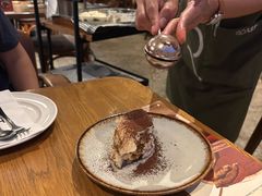 -ROAST coffee & eatery