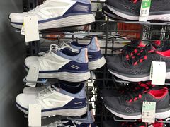 -迪卡侬(高新万达店)