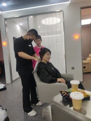 -艾美A·M Hair Salon