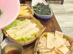 -热火朝天鲜切牛肉火锅(南强街巷店)