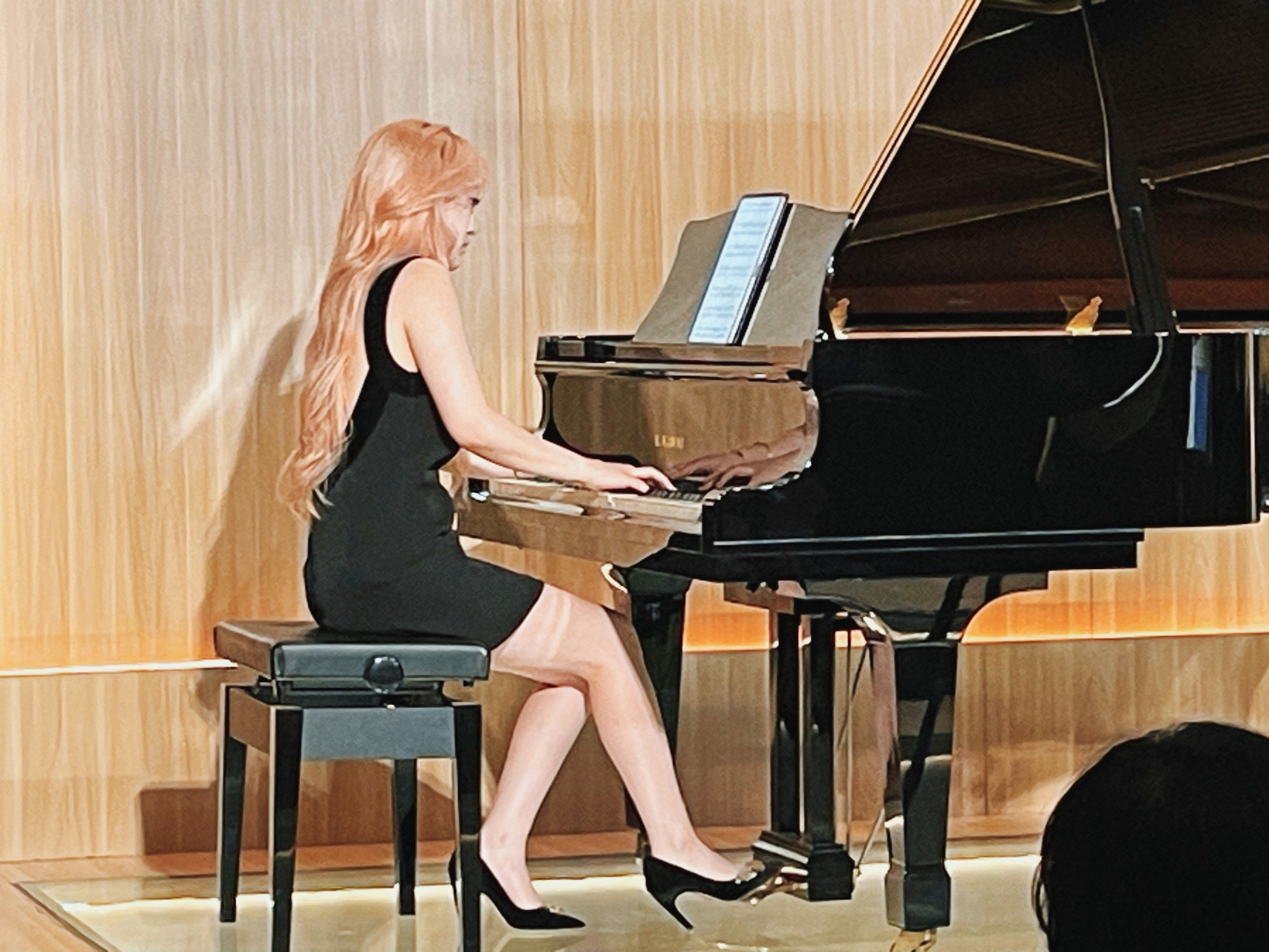 室内一场美妙的梦