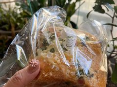 咸香肉松卷-西村叔叔的店·面包·甜品·蛋糕(清河万象汇店)