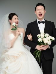 -雪中彩影婚纱摄影·微光艺术中心