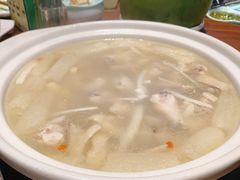 竹笙椰子鸡汤-龙泉人椰子鸡·糟粕醋·地标海南菜(龙昆南店)