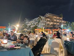 -亚龙湾希尔顿自助餐厅·海鲜·烧烤·沙滩BBQ·现场乐队