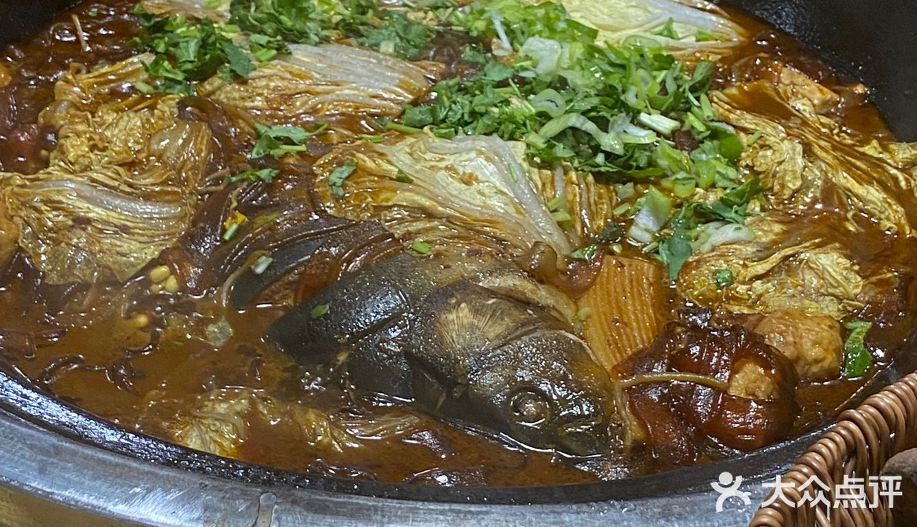 延吉   老沙土窑烧烤 铁锅炖