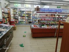 -全家便利店(莲花池东路店)