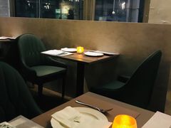 卡座-Oasis Bar & Grill